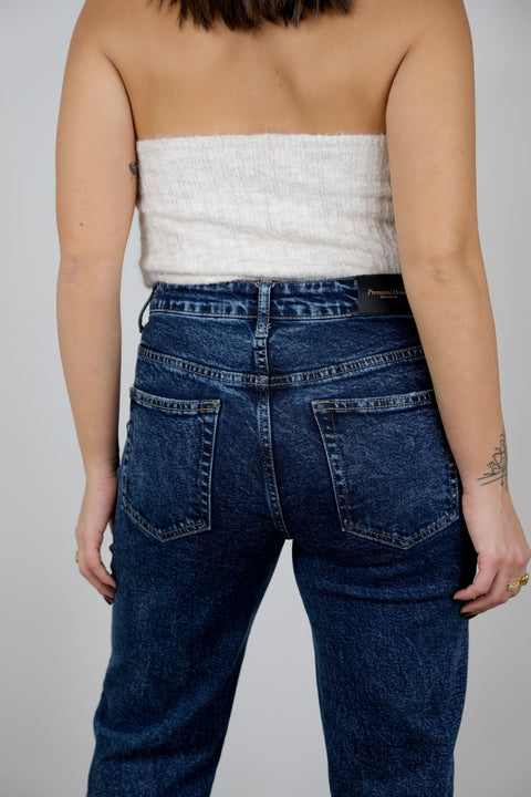 JEANS MOM SFRANGIATO SUL FONDO