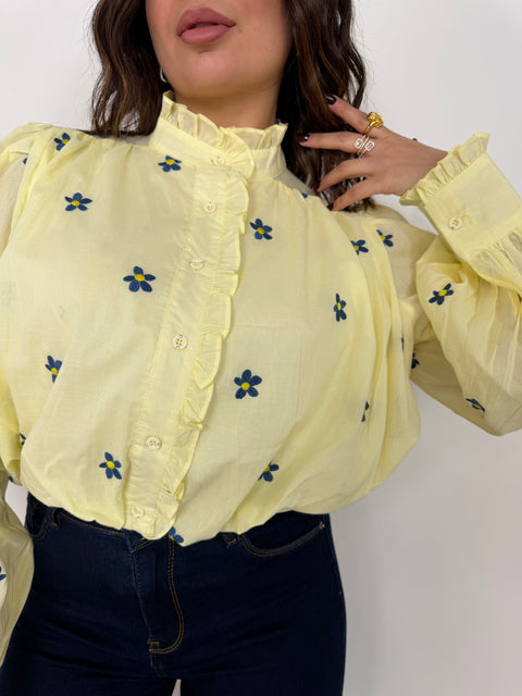 CAMICIA CROP CON FIORI RICAMATI GIALLA