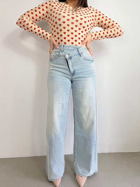 JEANS CON CHIUSURA TRASVERSALE 5350