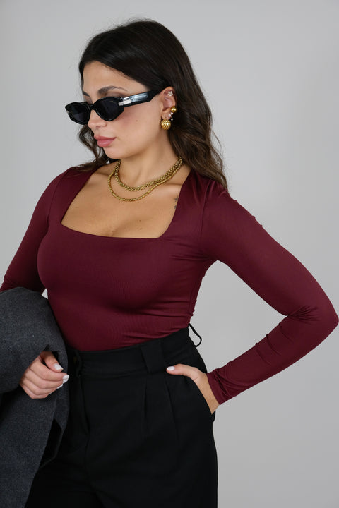 MAGLIA IN LYCRA SCOLLO QUADRATO