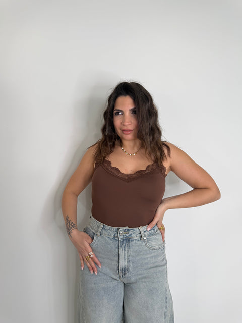 BODY CON PIZZO MARRONE