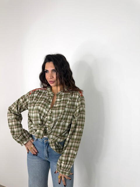 CAMICIA CON CUORICINI RICAMATI VERDE