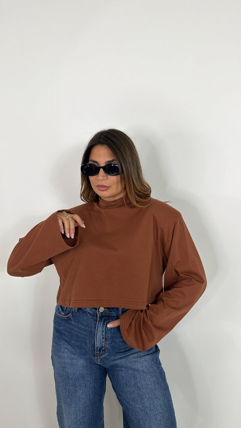 MAGLIA CON SPALLINE CROP COCCIO