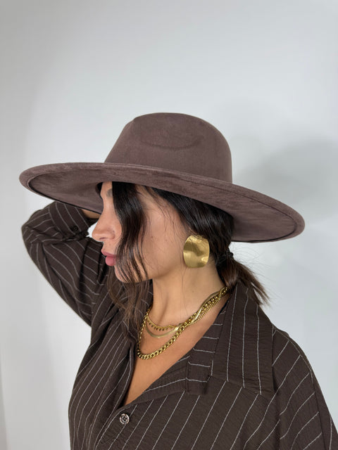 CAPPELLO A TESA PIATTA MARRONE