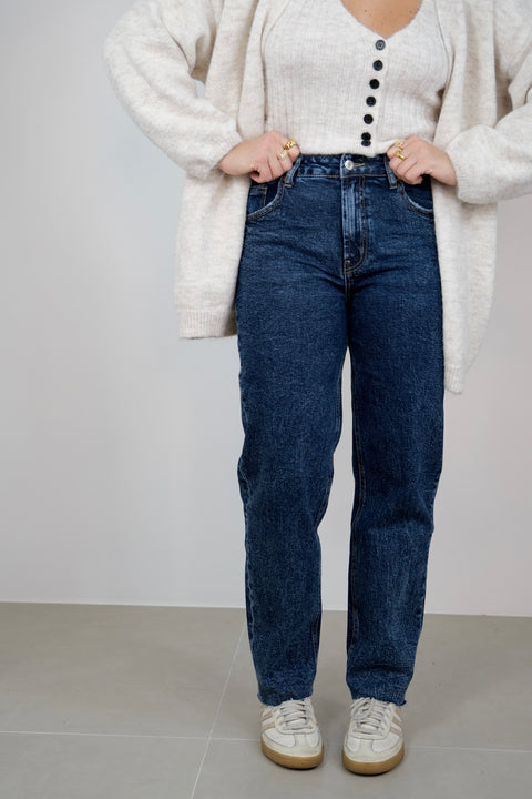 JEANS MOM SFRANGIATO SUL FONDO