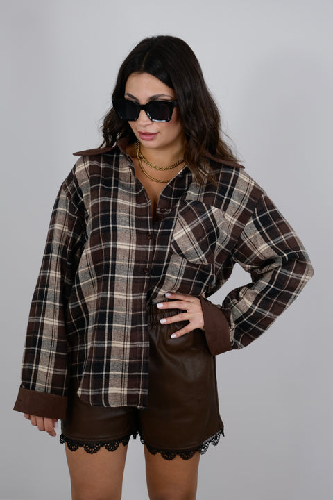 SHORT IN ECOPEL CON PIZZO