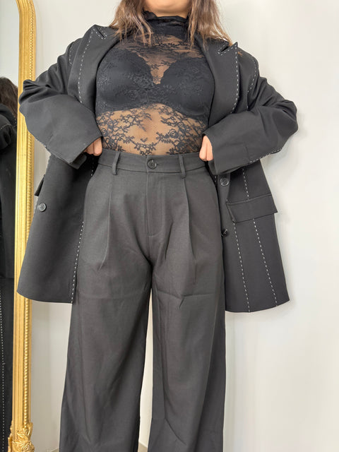 TAILLEUR CON CUCITURE A CONTRASTO