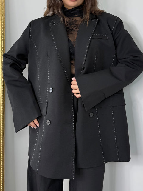 TAILLEUR CON CUCITURE A CONTRASTO