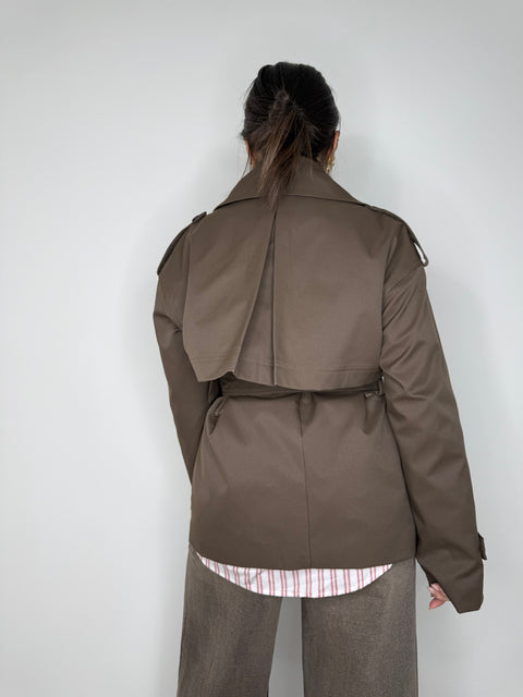TRENCH MARRONE CON CINTURA