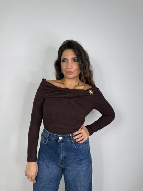 MAGLIA CON SCOLLO A BARCA