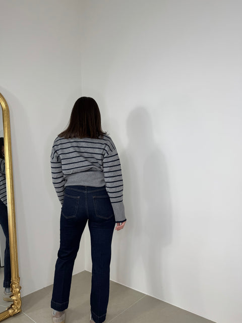 JEANS STRAIGHT CON CUCITURA SUL FONDO