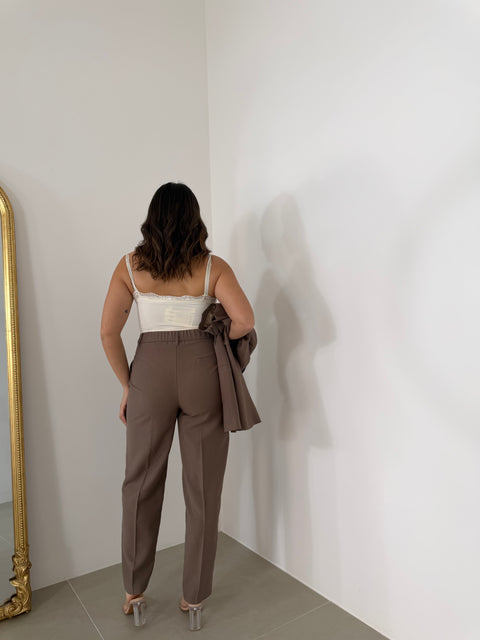 PANTALONE DUE BOTTONI AKUMAL FANGO