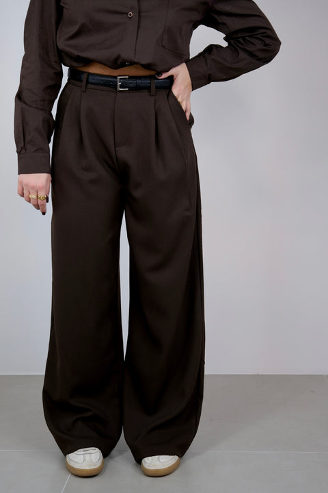 PANTALONE MARRONE CON CINTURA COMPRESA