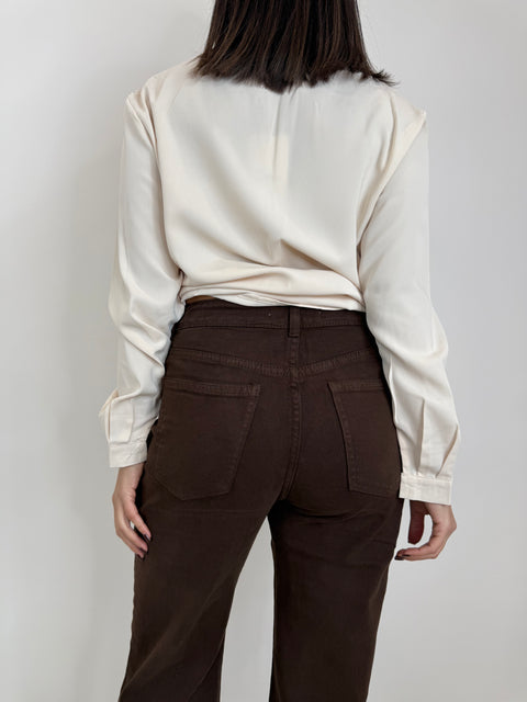 JEANS CON ABBOTTONATURA TRASVERSALE MARRONE