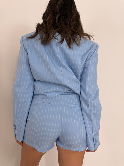 TAILLEUR CON PANTAGONNA CELESTE