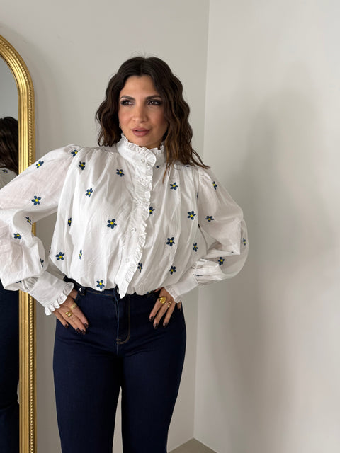 CAMICIA CROP CON FIORI RICAMATI