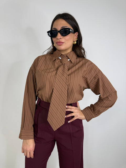 CAMICIA CON CRAVATTA