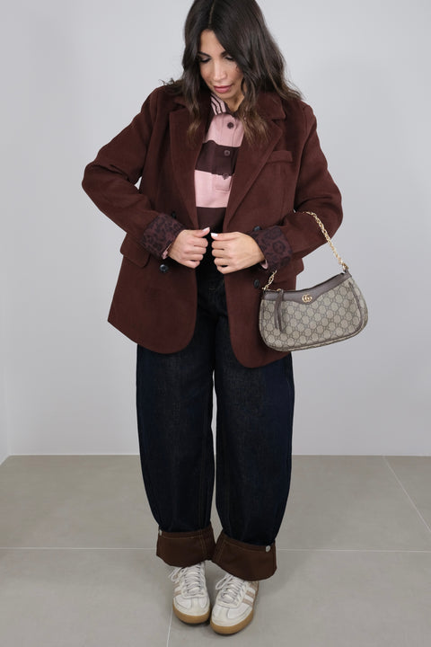 JEANS CON TASCHE E PIEGONE MARRONI