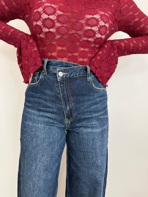 JEANS PALAZZO CON ABBOTONATURA TRASVERSALE