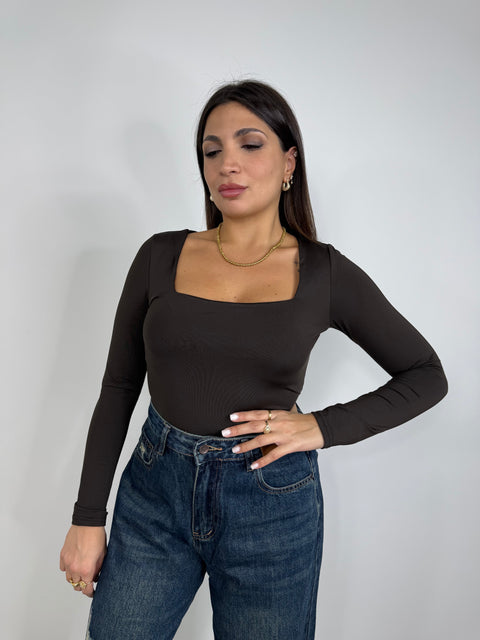 MAGLIA IN LYCRA SCOLLO QUADRATO MARRONE